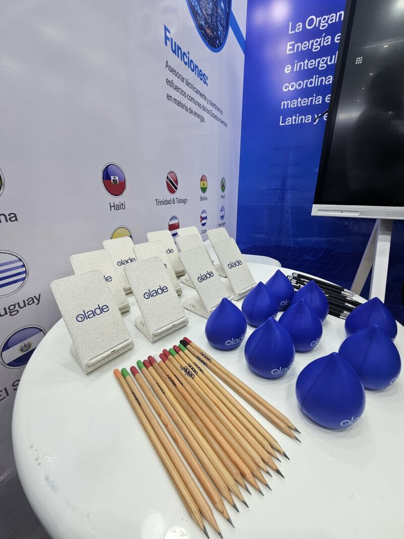 Image for the Tweet beginning: Estamos en Feria @hjbecdachferias (Oil