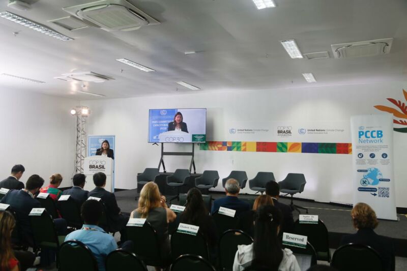 Image for the Tweet beginning: 🌍 #OLADE en @Cop30noBrasil: fortaleciendo