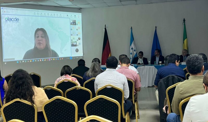 Image for the Tweet beginning: 📸🔌 #OLACDE joins the closing