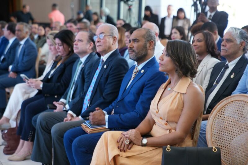 Image for the Tweet beginning: Durante el lanzamiento de la